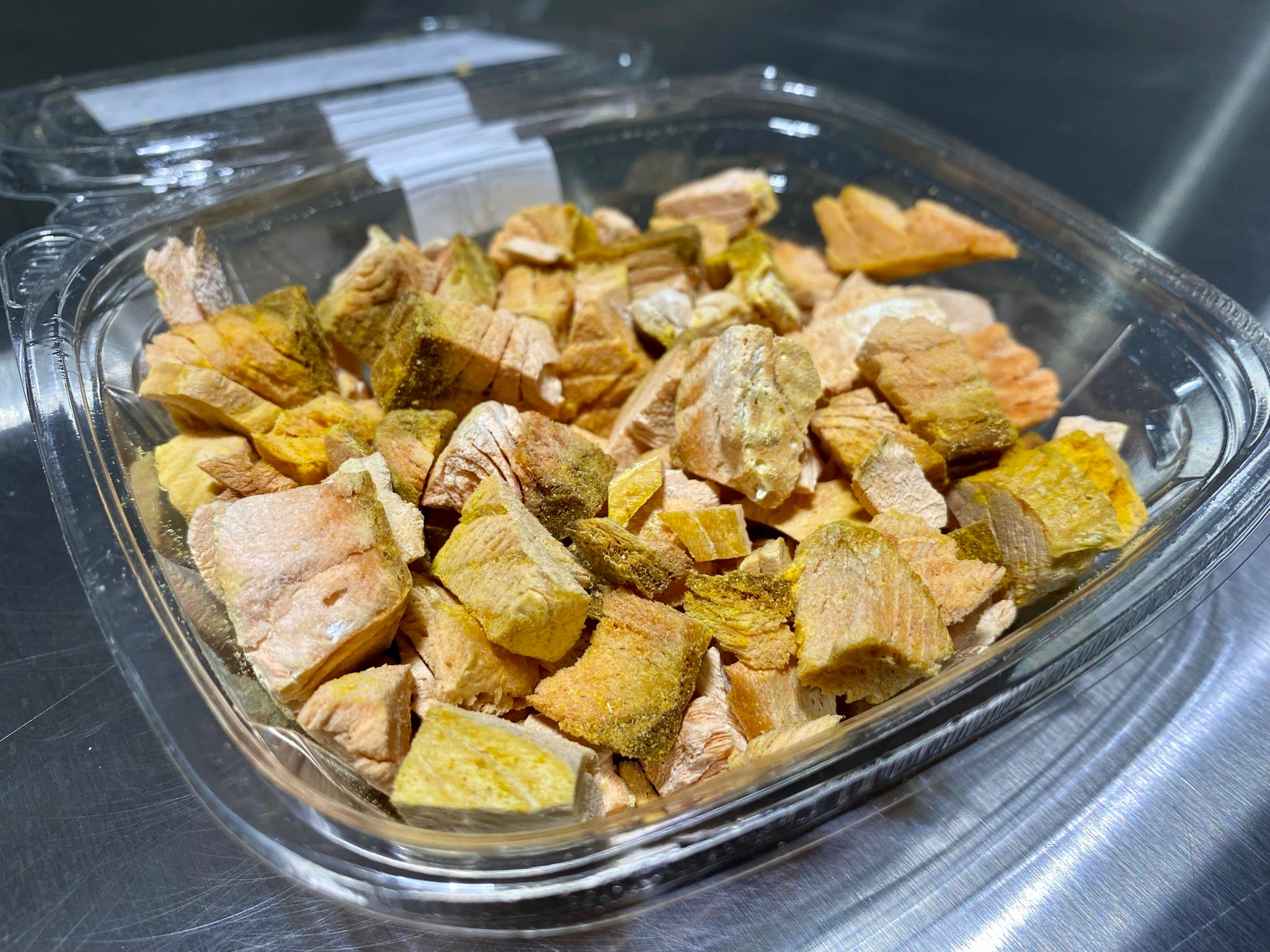 Freeze-Dried Wild Alaskan Salmon with Organic Turmeric 70g – Mrs